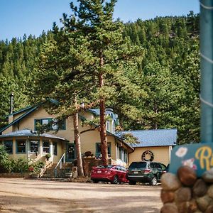 Romantic Riversong Inn